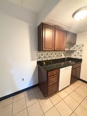 $2,200 | 438 Broadway, Unit 6, Malden, MA 02148