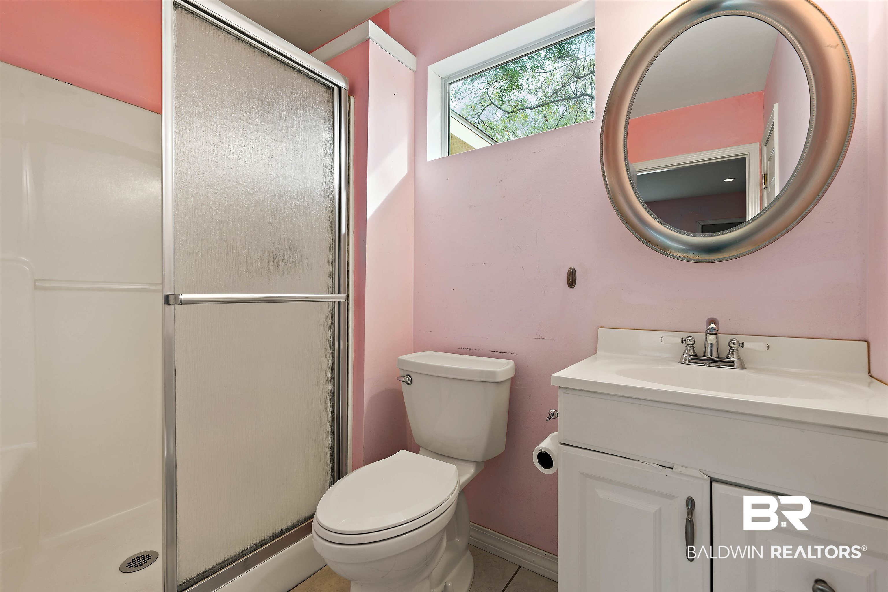 5321 Colonial Circle South Mobile, AL 36618 - Photo 15 of 22 Master Bathroom