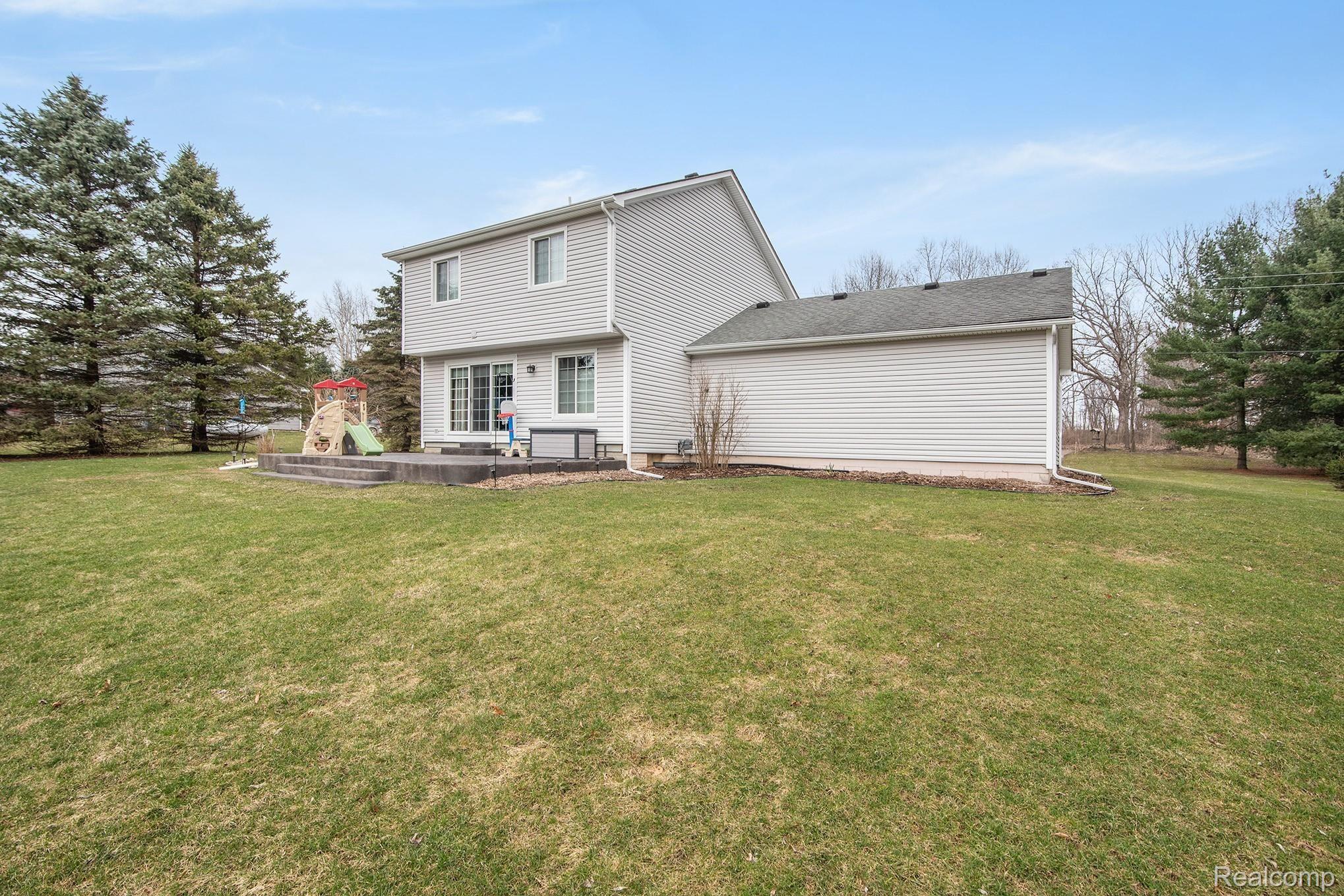 215 Argentine Road Howell, MI 48843 - Photo 22 of 28 DSC_5764.jpg