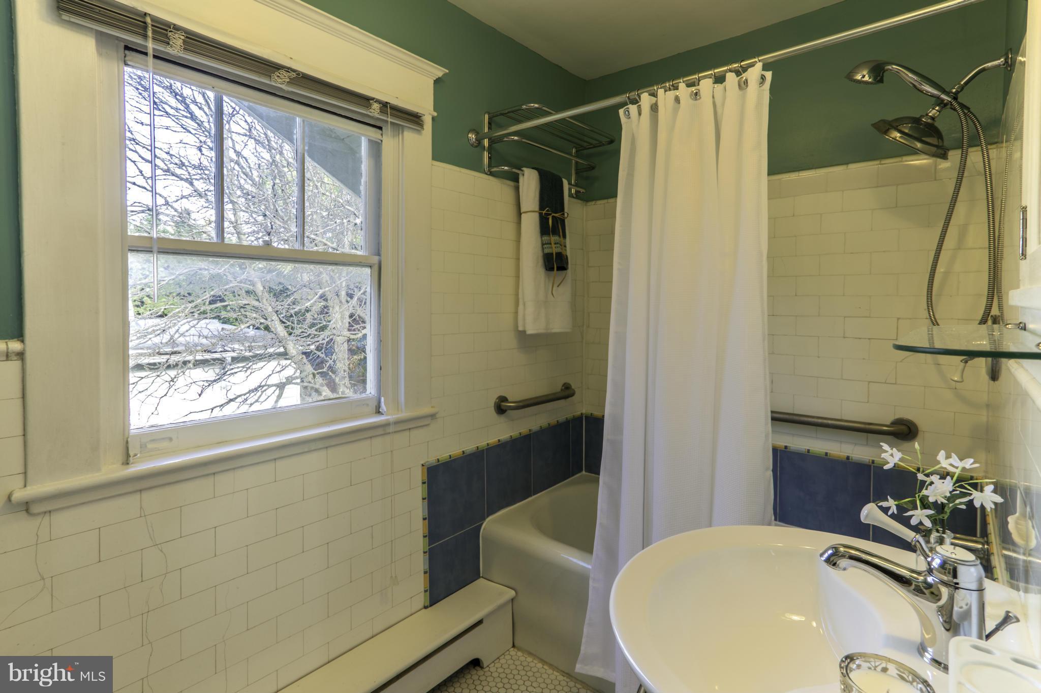 51 Overbrook Road Catonsville, MD 21228 - Photo 18 of 30 Full Bath Upper Level