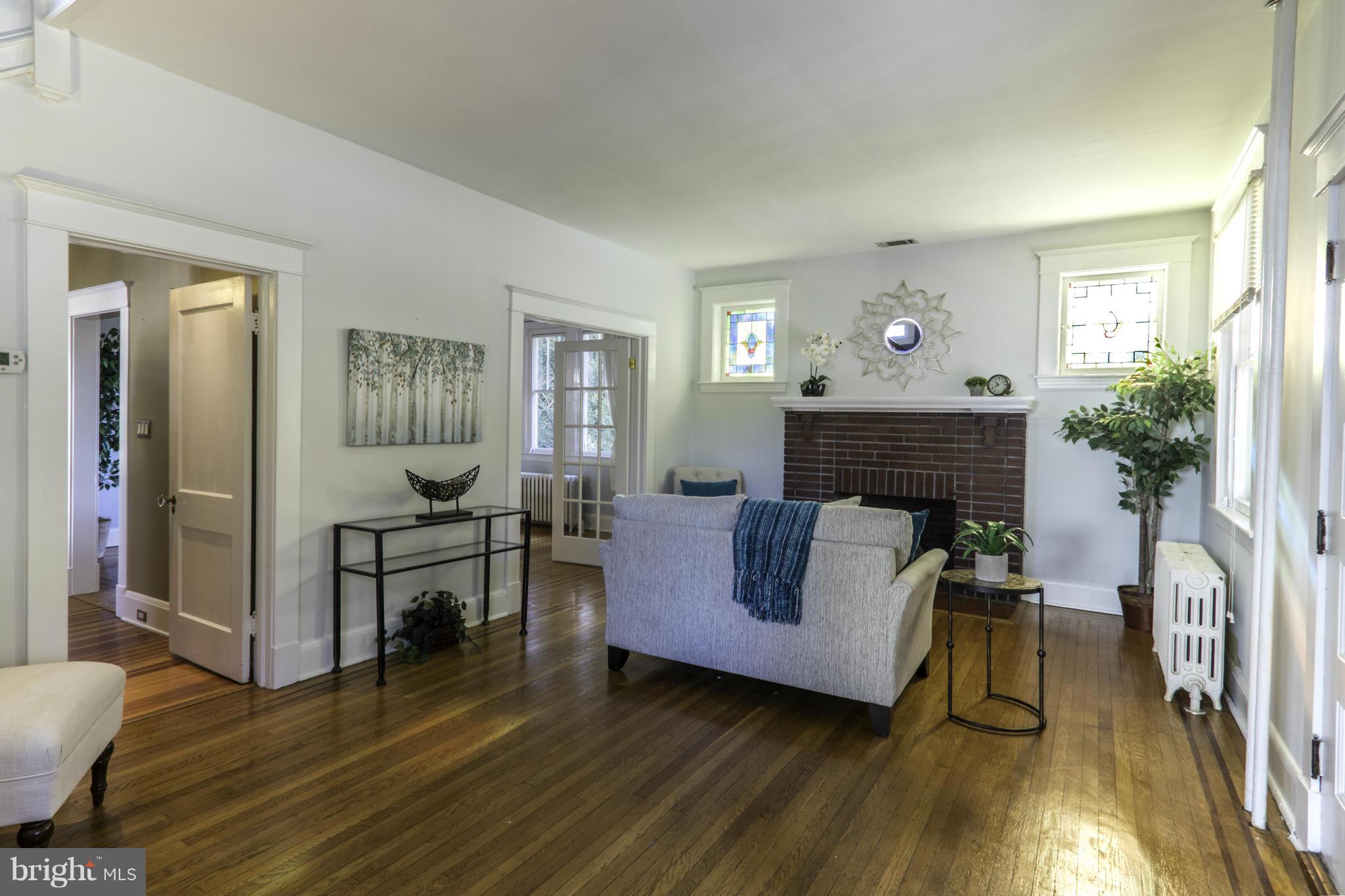 51 Overbrook Road Catonsville, MD 21228 - Photo 5 of 30 Living Room