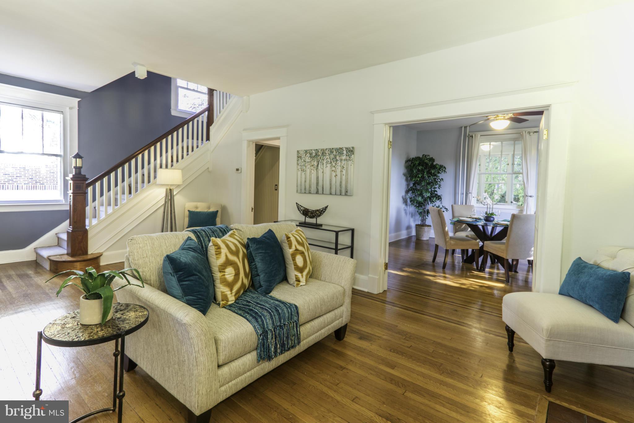 51 Overbrook Road Catonsville, MD 21228 - Photo 6 of 30 Living Room