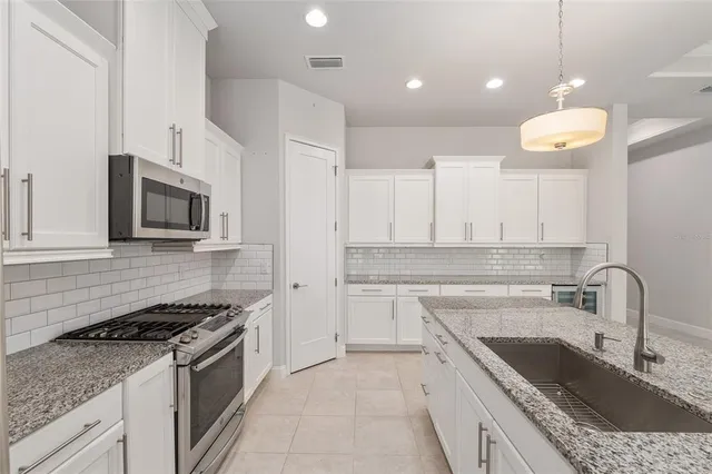 $660,000 | 11890 Southwest 33 Lane, Gainesville, FL 32608