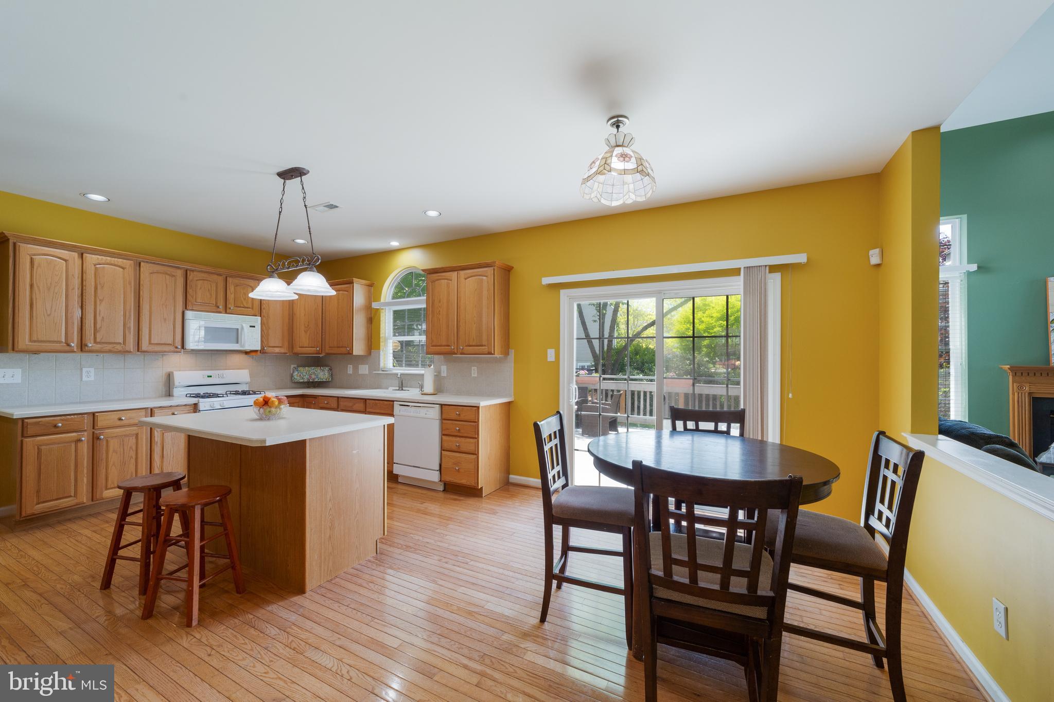 113 Deep Willow Drive Exton, PA 19341 - Photo 4 of 42