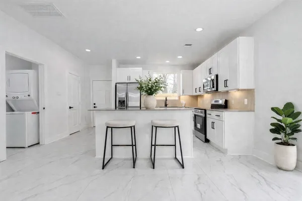 $1,875 | 5912 Mayle Street, Unit B, Houston, TX 77016