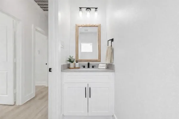 $1,875 | 5912 Mayle Street, Unit B, Houston, TX 77016