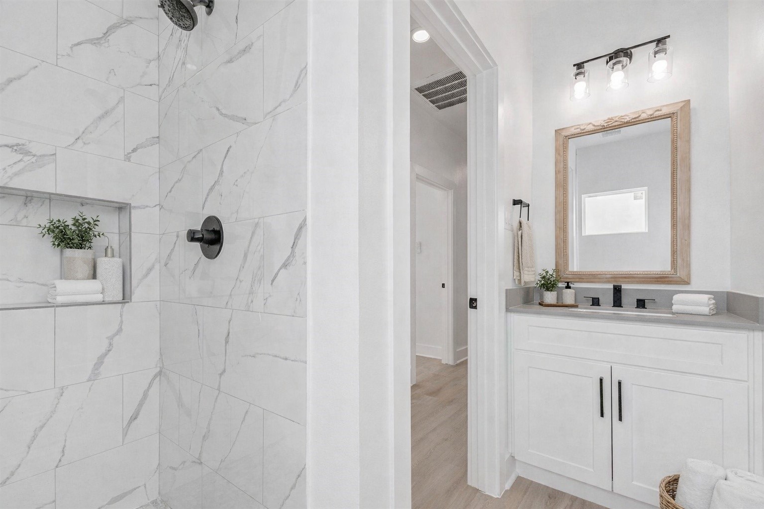 5912 Mayle Street, Unit B Houston, TX 77016 - Photo 17 of 29