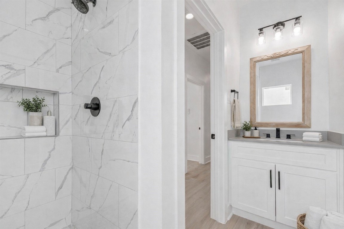 5912 Mayle Street, Unit B Houston, TX 77016 - Photo 17 of 29