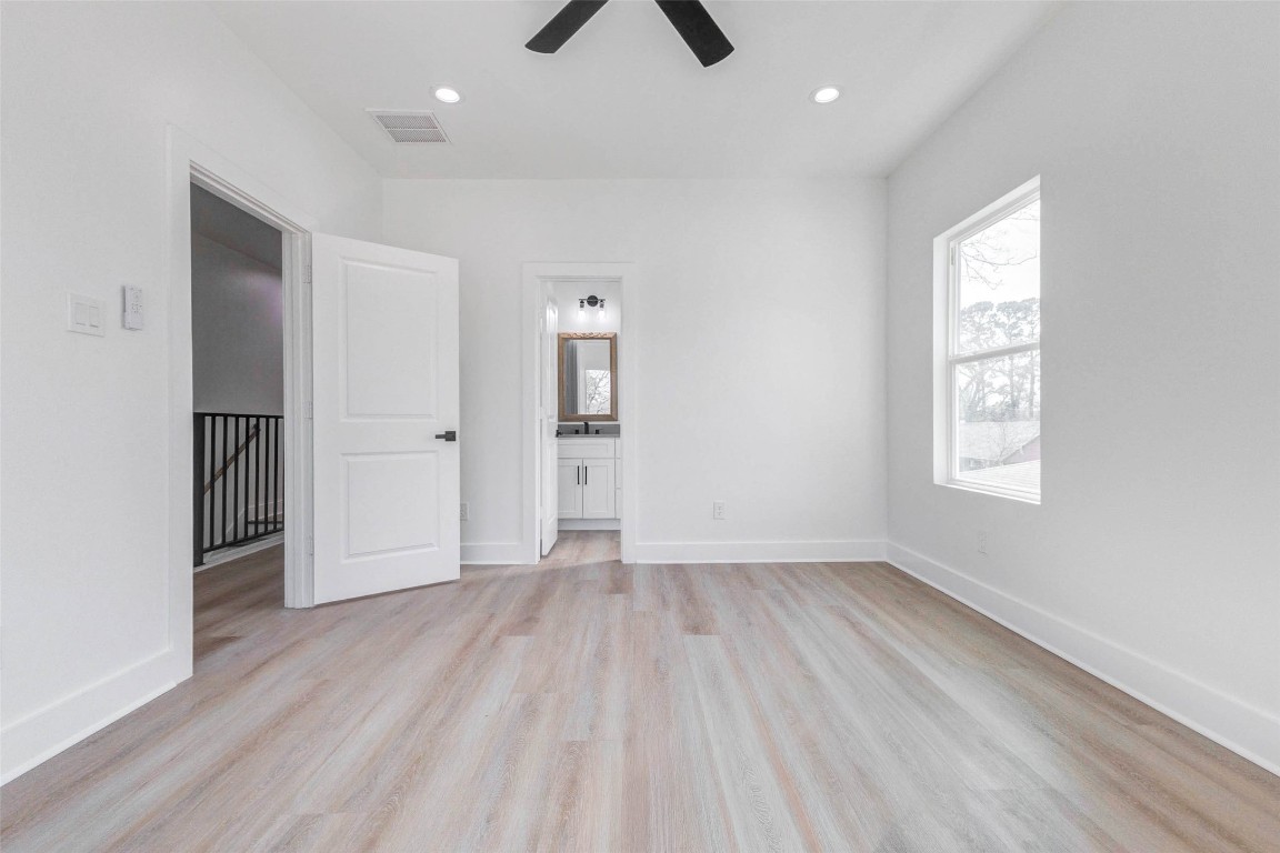 5912 Mayle Street, Unit B Houston, TX 77016 - Photo 20 of 29