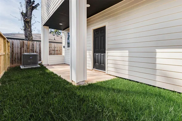 $1,875 | 5912 Mayle Street, Unit B, Houston, TX 77016
