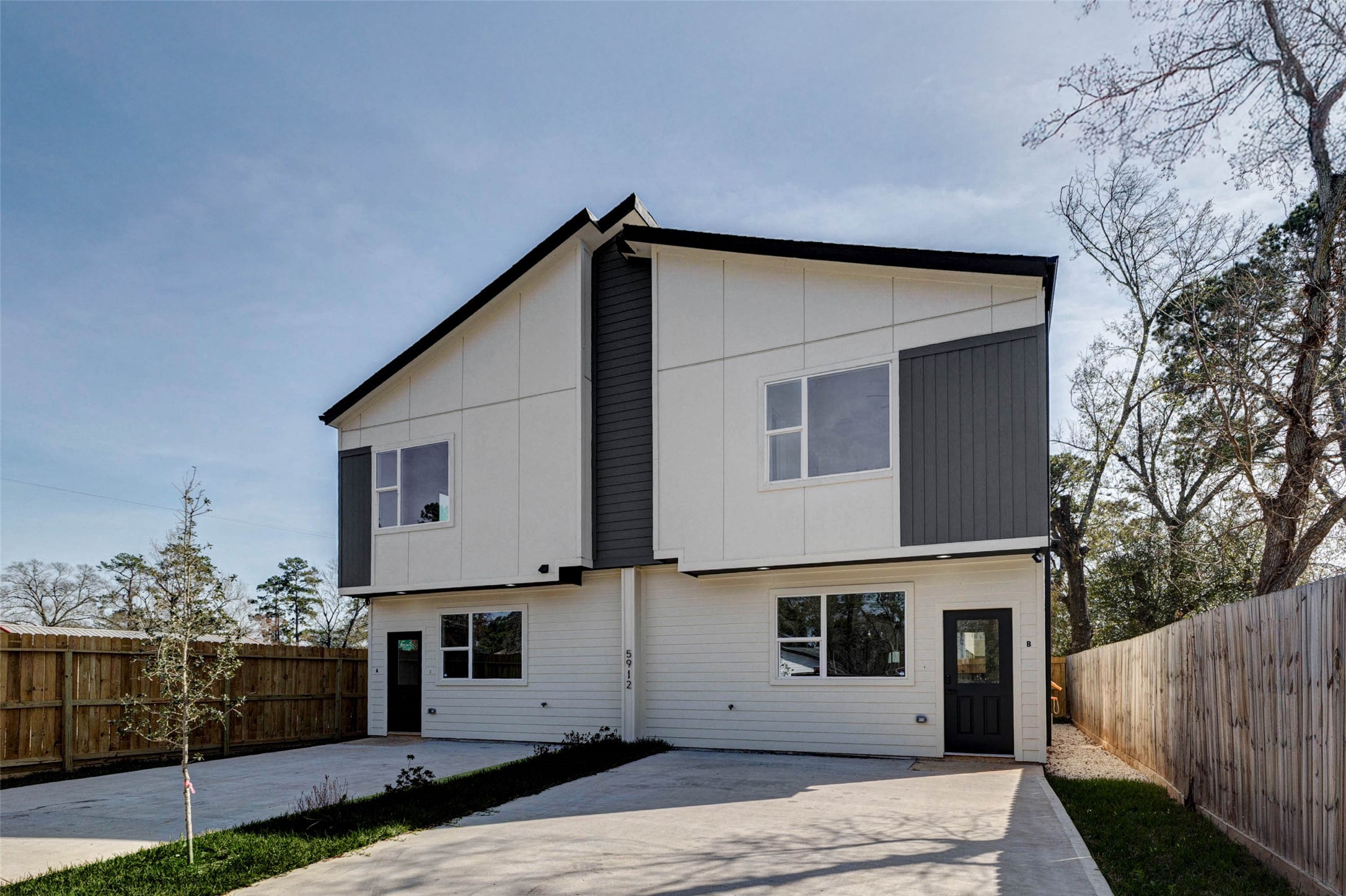 5912 Mayle Street, Unit B Houston, TX 77016 - Photo 4 of 29