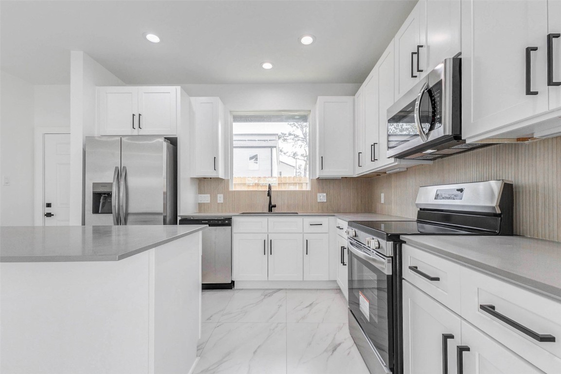 5912 Mayle Street, Unit B Houston, TX 77016 - Photo 6 of 29