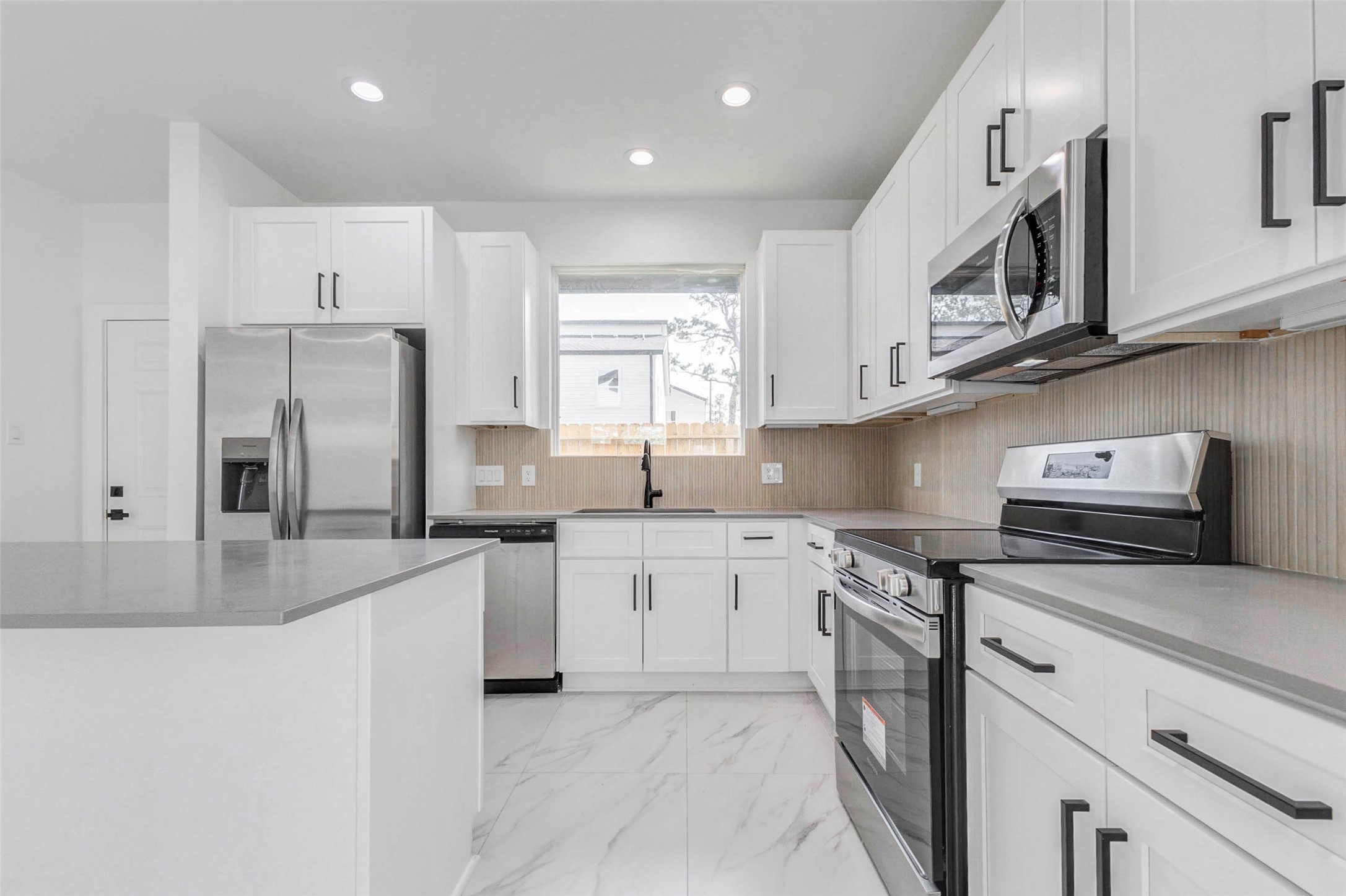 5912 Mayle Street, Unit B Houston, TX 77016 - Photo 6 of 29