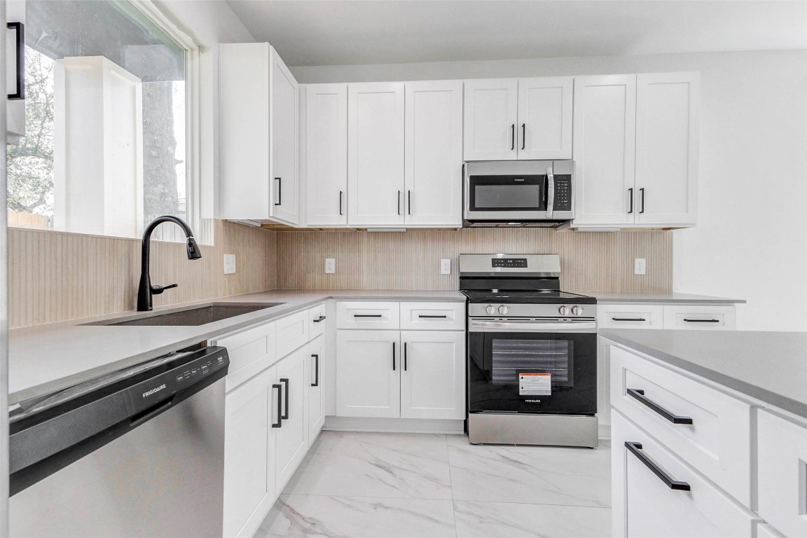 5912 Mayle Street, Unit B Houston, TX 77016 - Photo 8 of 29