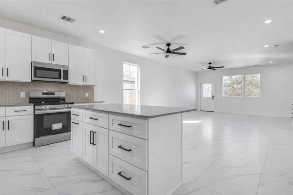 $1,875 | 5912 Mayle Street, Unit B, Houston, TX 77016