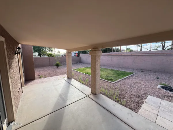 $2,550 | 15858 South 33rd Place, Phoenix, AZ 85048