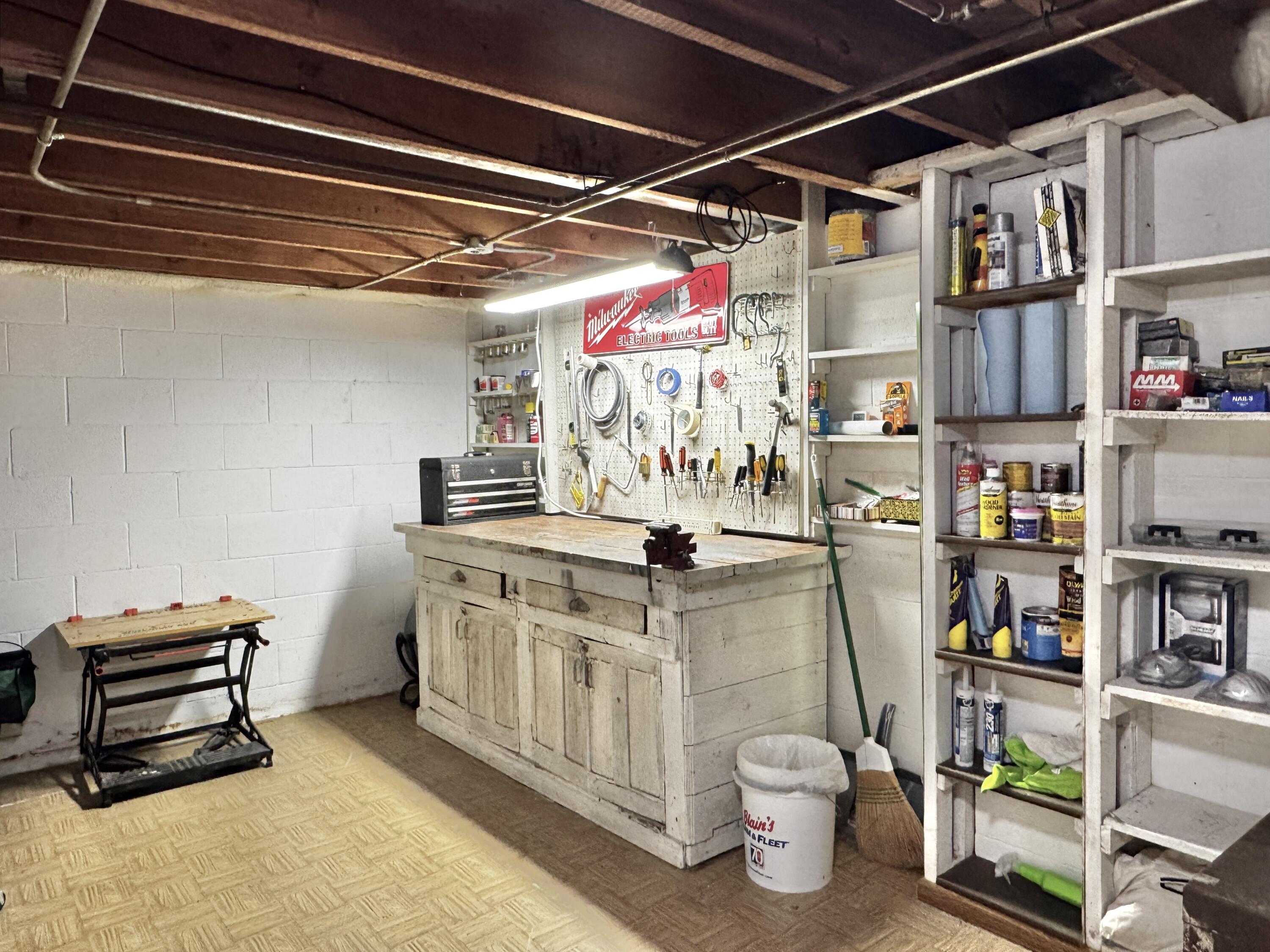 2625 El Rancho Drive Brookfield, WI 53005 - Photo 28 of 29 Workbench