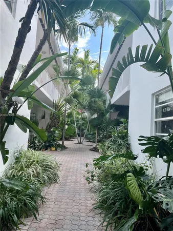 $1,950 | 901 Meridian Avenue, Unit 104, Miami Beach, FL 33139