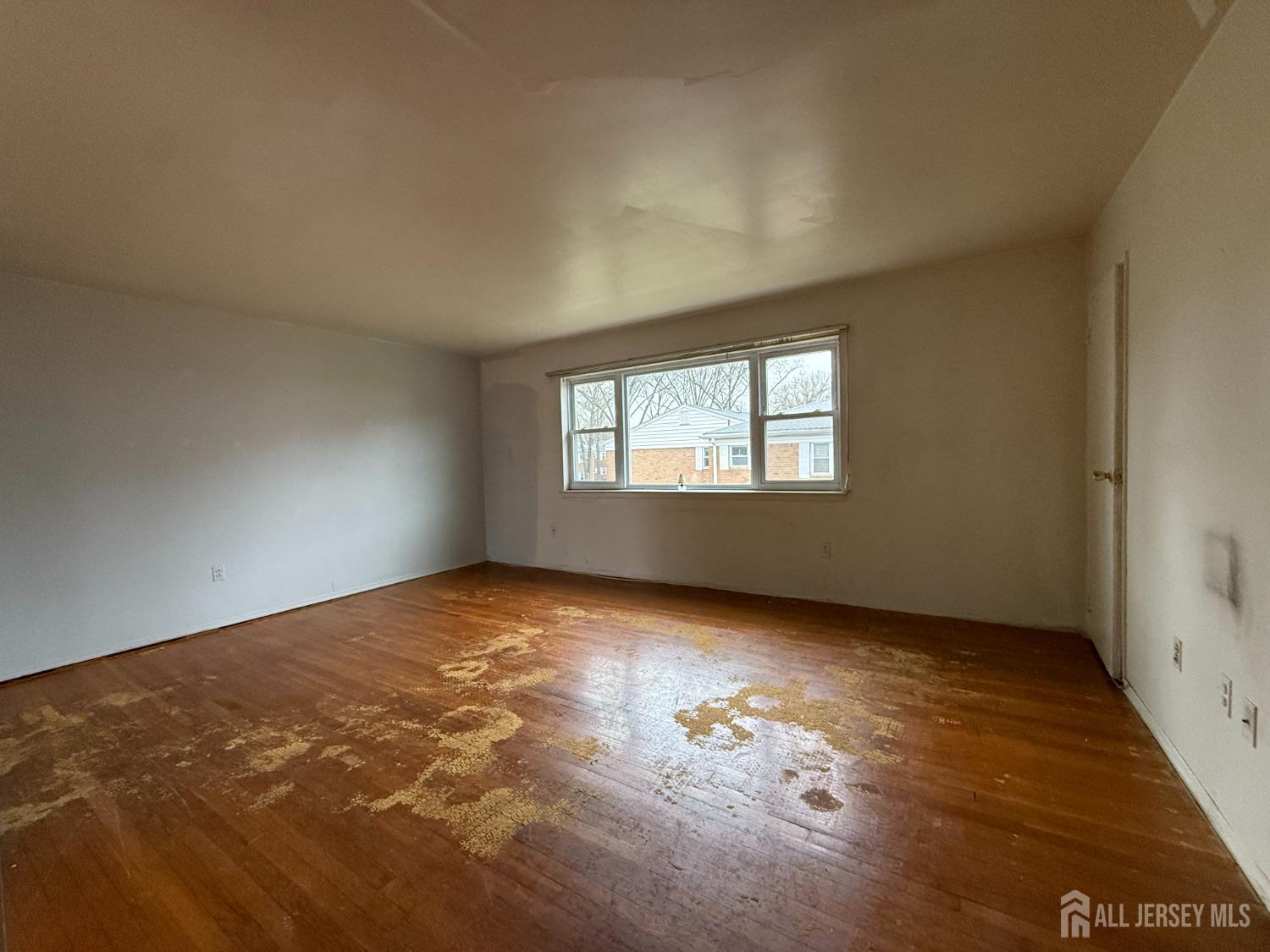 172 Evergreen Road, Unit 20B Metuchen, NJ 08840 - Photo 7 of 9 Gallery Image 7