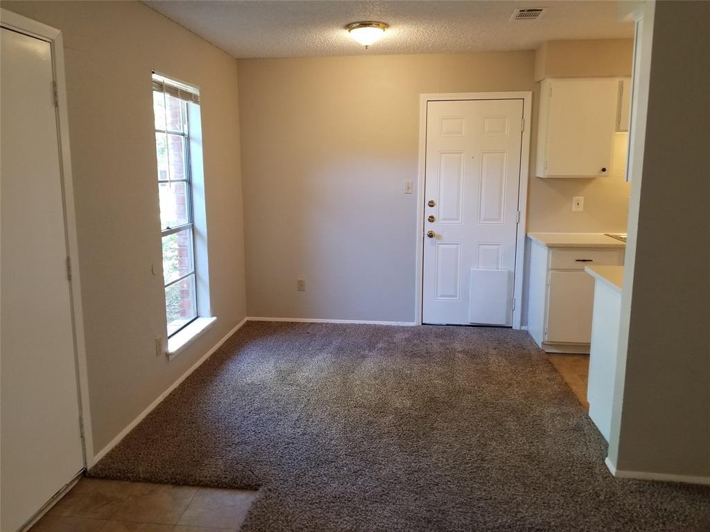 5301 Indio Circle Austin, TX 78745 - Photo 10 of 16 an empty room with windows and closet