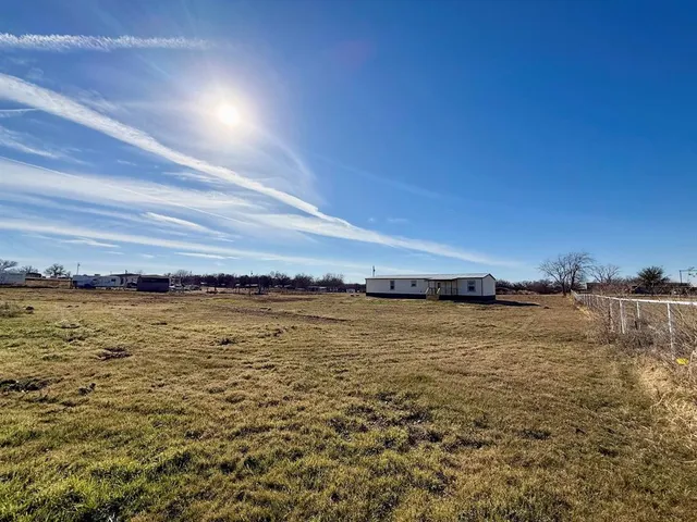 $289,900 | 215 Salt Grass Circle, Poolville, TX 76487