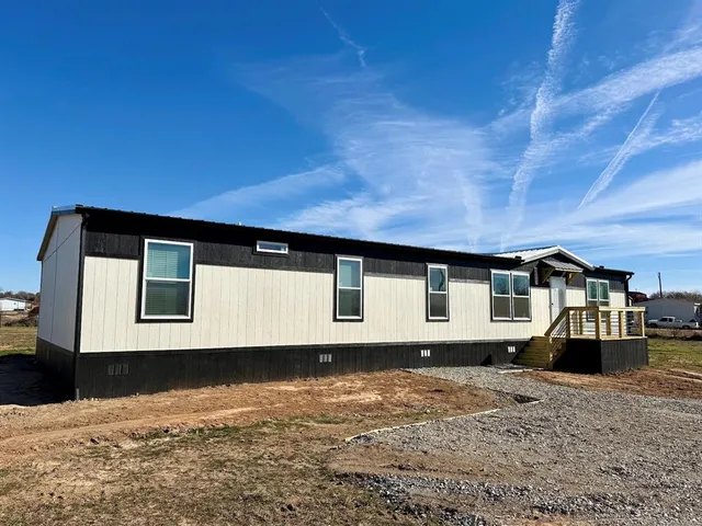 $289,900 | 215 Salt Grass Circle, Poolville, TX 76487