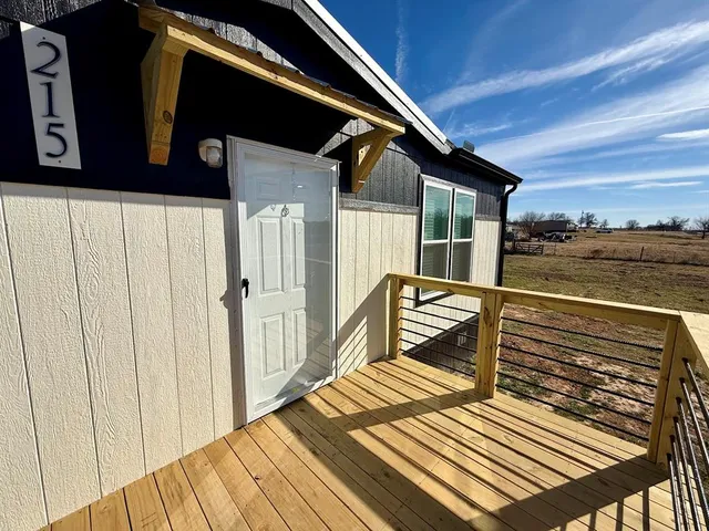 $289,900 | 215 Salt Grass Circle, Poolville, TX 76487