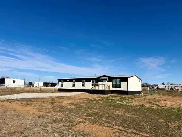 $289,900 | 215 Salt Grass Circle, Poolville, TX 76487