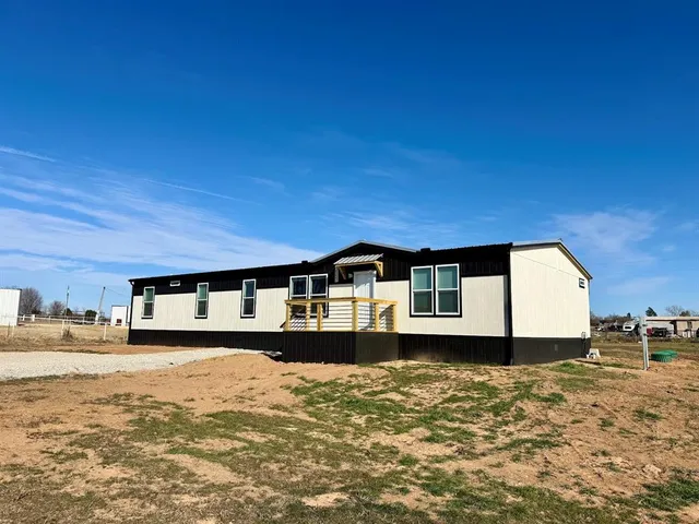 $289,900 | 215 Salt Grass Circle, Poolville, TX 76487