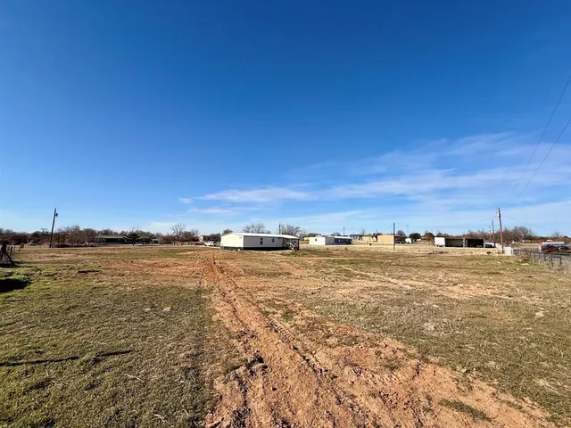 $289,900 | 215 Salt Grass Circle, Poolville, TX 76487