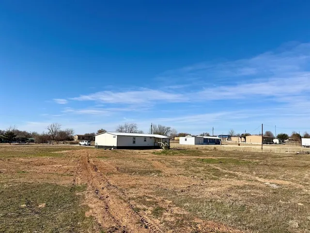 $289,900 | 215 Salt Grass Circle, Poolville, TX 76487