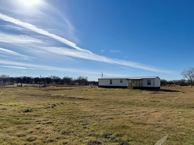 $289,900 | 215 Salt Grass Circle, Poolville, TX 76487