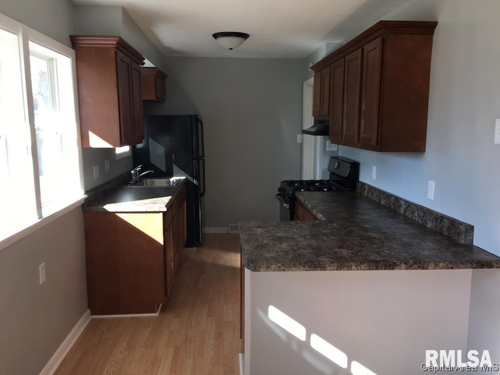 941 East Griffiths Avenue Springfield, IL 62702 - Photo 3 of 9