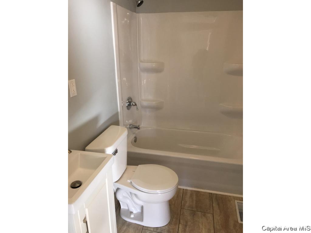 941 East Griffiths Avenue Springfield, IL 62702 - Photo 7 of 9