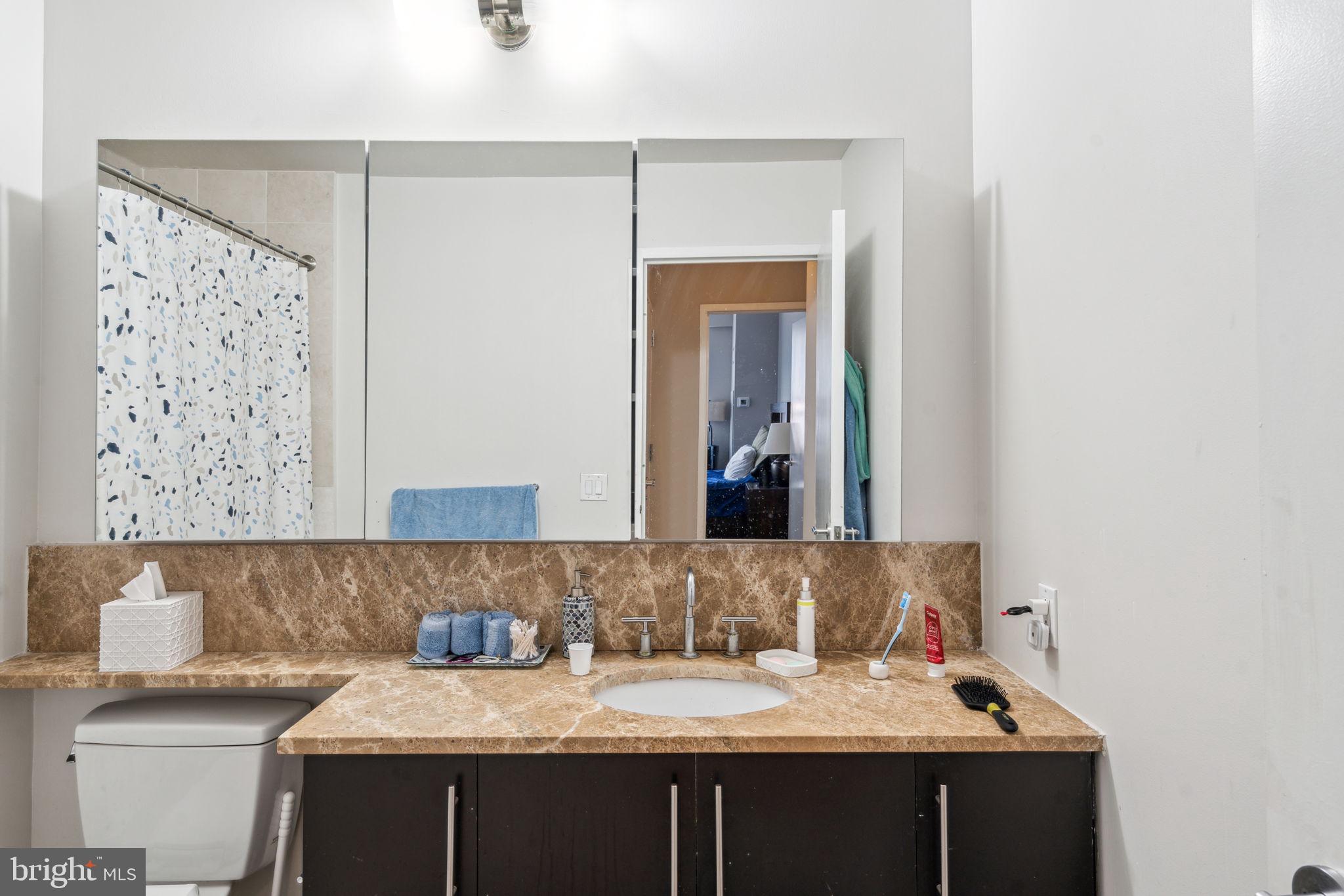 1425 Locust Street, Unit 5F Philadelphia, PA 19102 - Photo 18 of 40