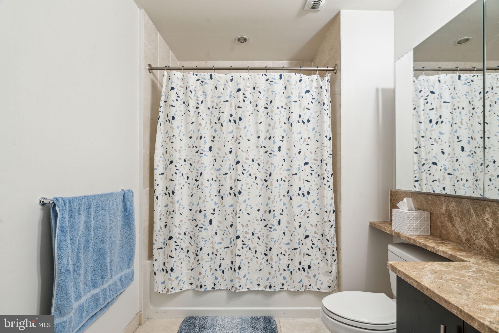 1425 Locust Street, Unit 5F Philadelphia, PA 19102 - Photo 19 of 40