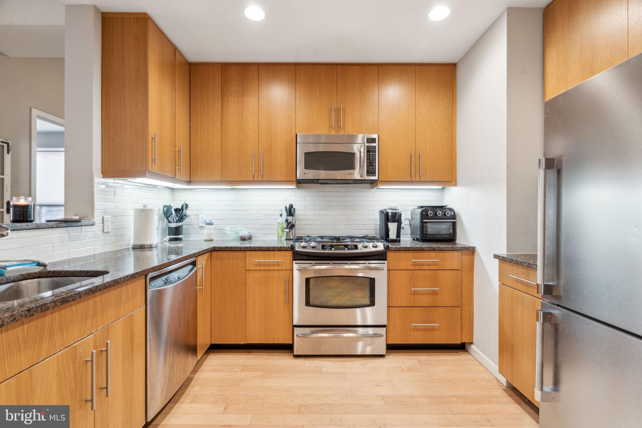 1425 Locust Street, Unit 5F Philadelphia, PA 19102 - Photo 21 of 40