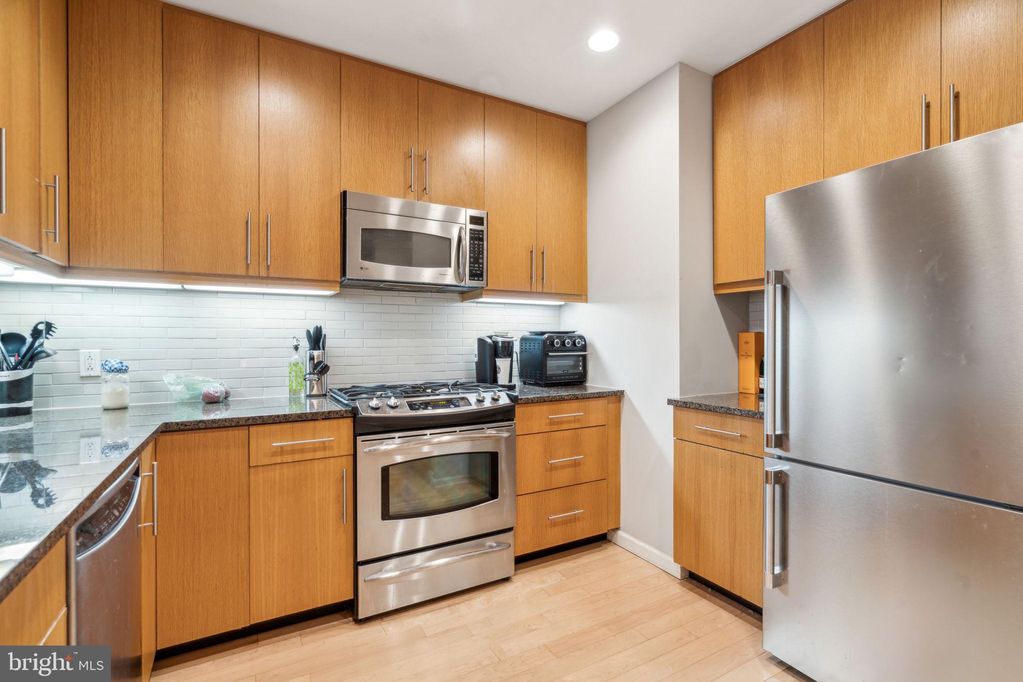 1425 Locust Street, Unit 5F Philadelphia, PA 19102 - Photo 23 of 40