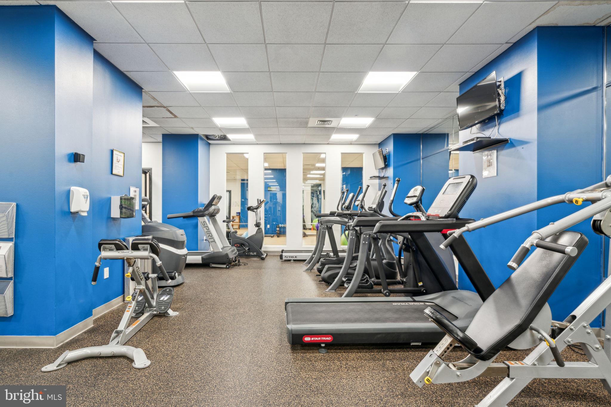 1425 Locust Street, Unit 5F Philadelphia, PA 19102 - Photo 29 of 40