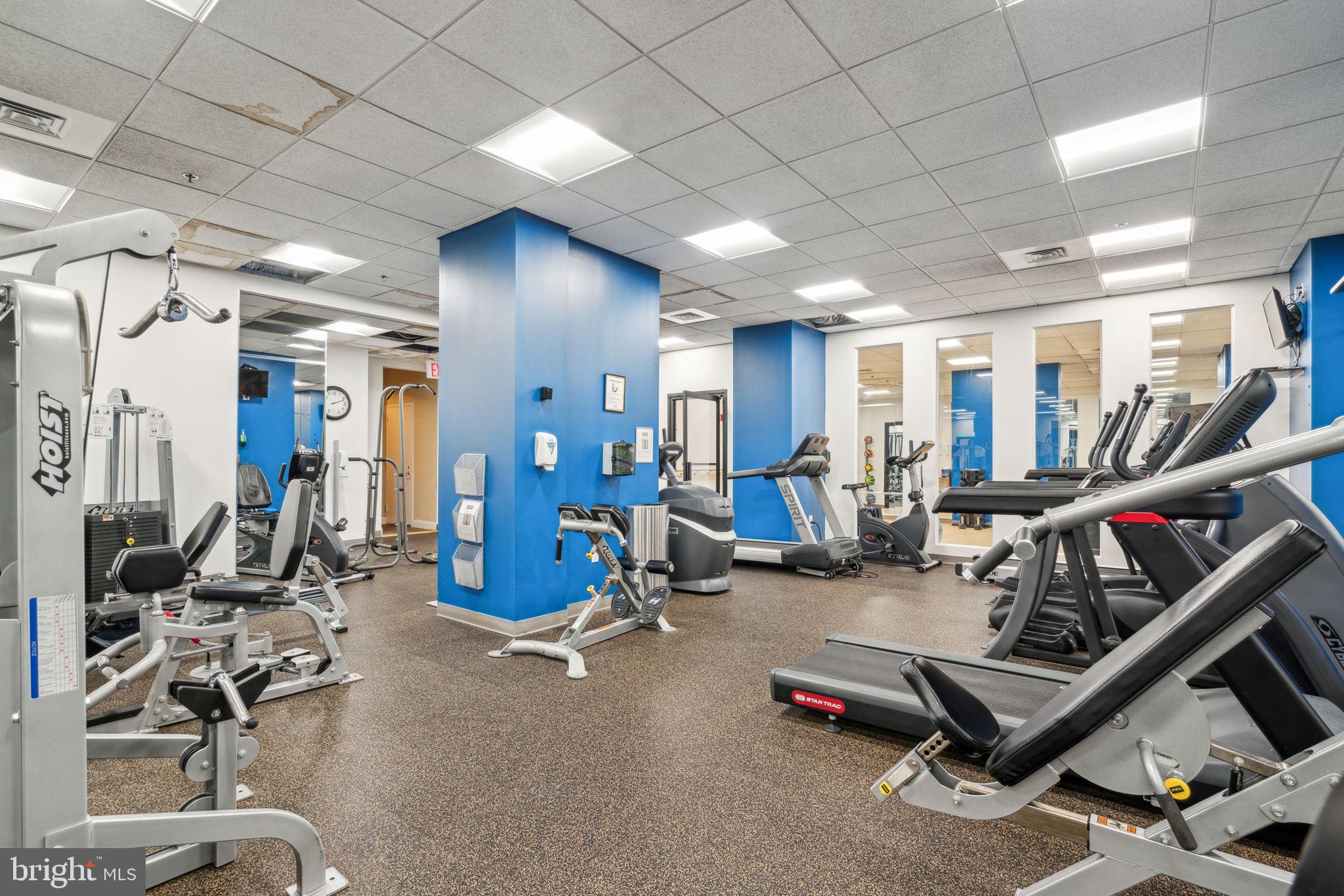 1425 Locust Street, Unit 5F Philadelphia, PA 19102 - Photo 30 of 40