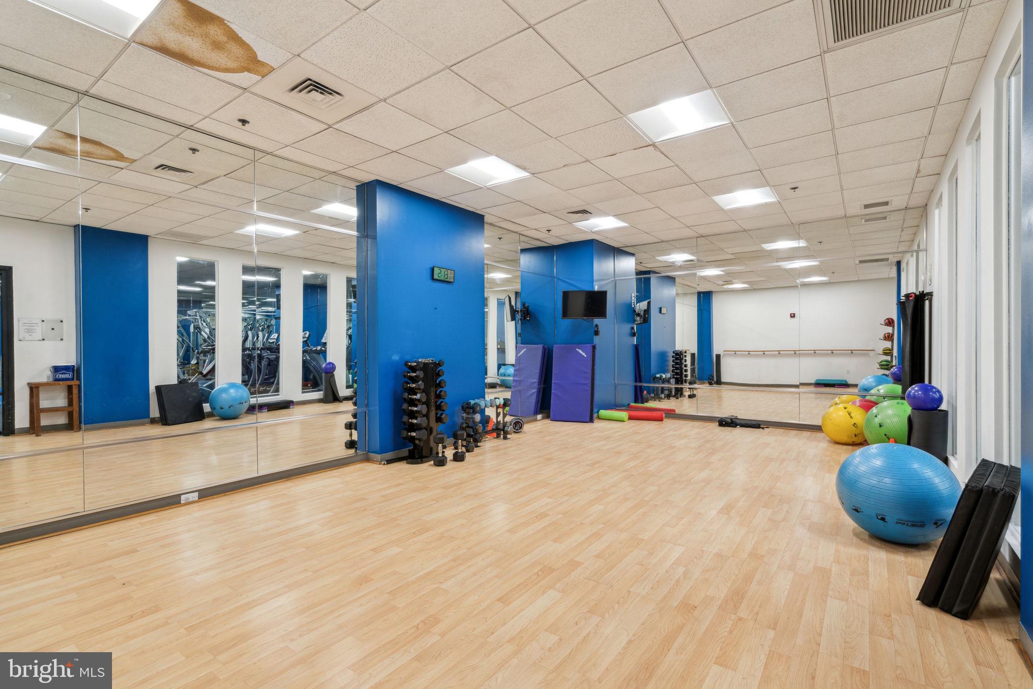 1425 Locust Street, Unit 5F Philadelphia, PA 19102 - Photo 31 of 40