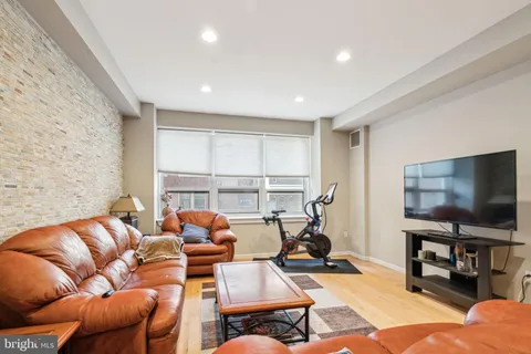 $259,900 | 1425 Locust Street, Unit 5F, Philadelphia, PA 19102