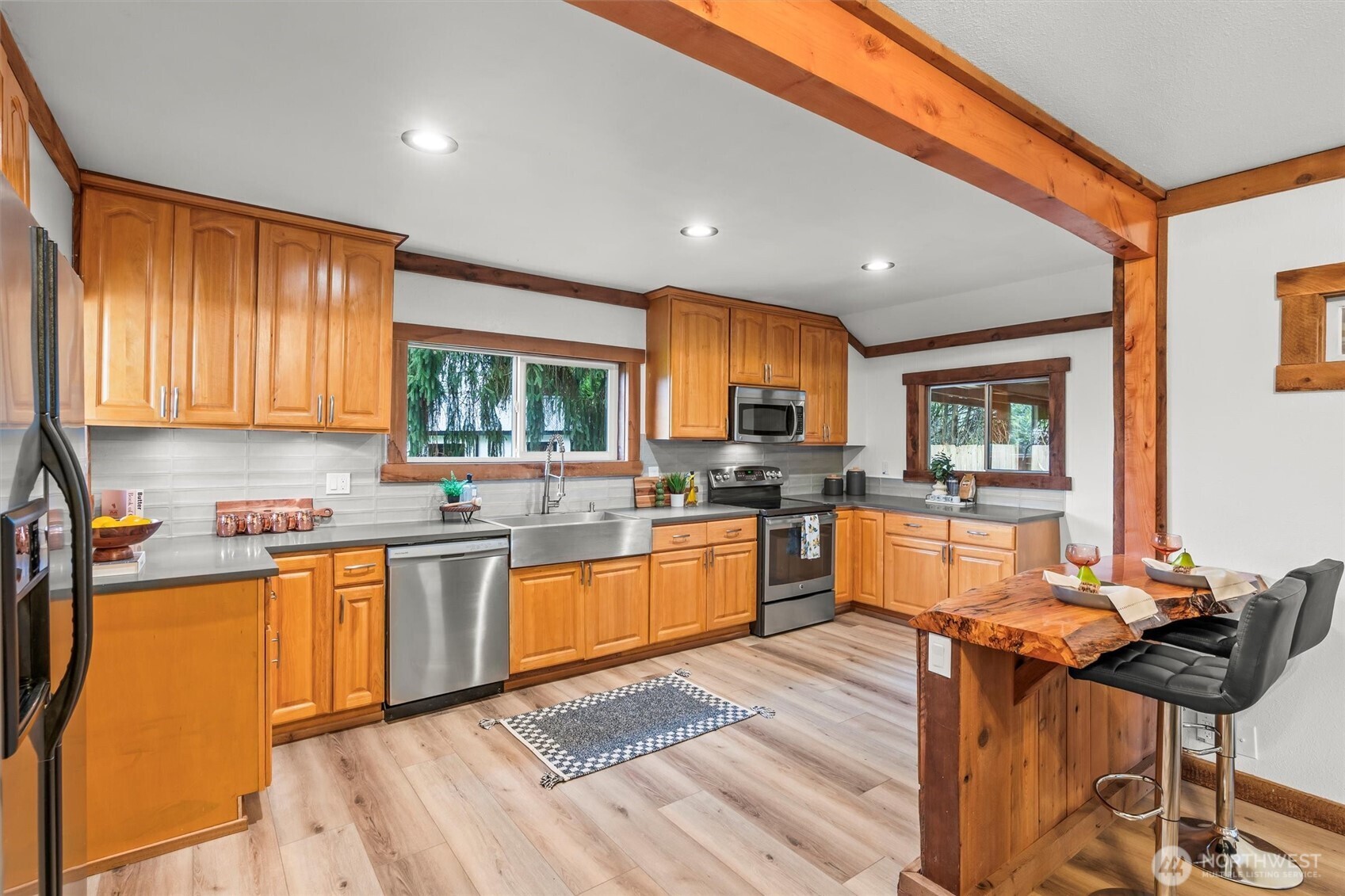 5708 Carnation-Duvall Road Northeast Carnation, WA 98014 - Photo 12 of 38