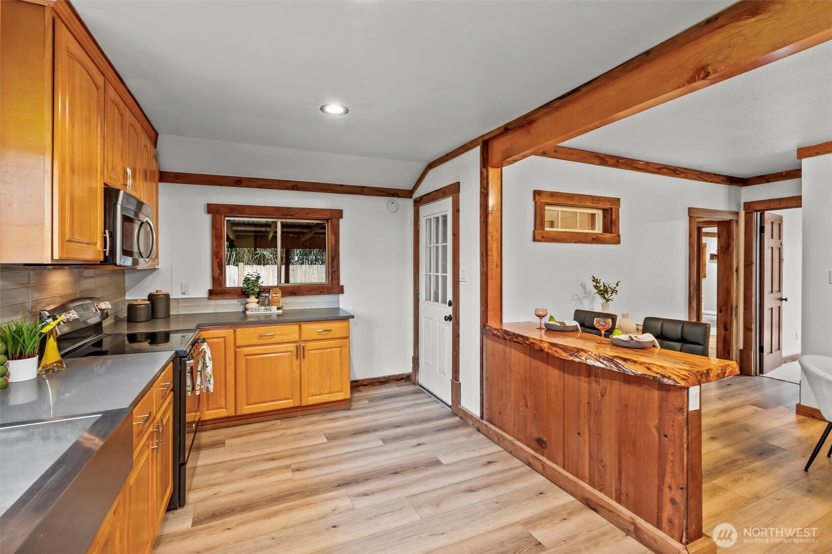 5708 Carnation-Duvall Road Northeast Carnation, WA 98014 - Photo 14 of 38