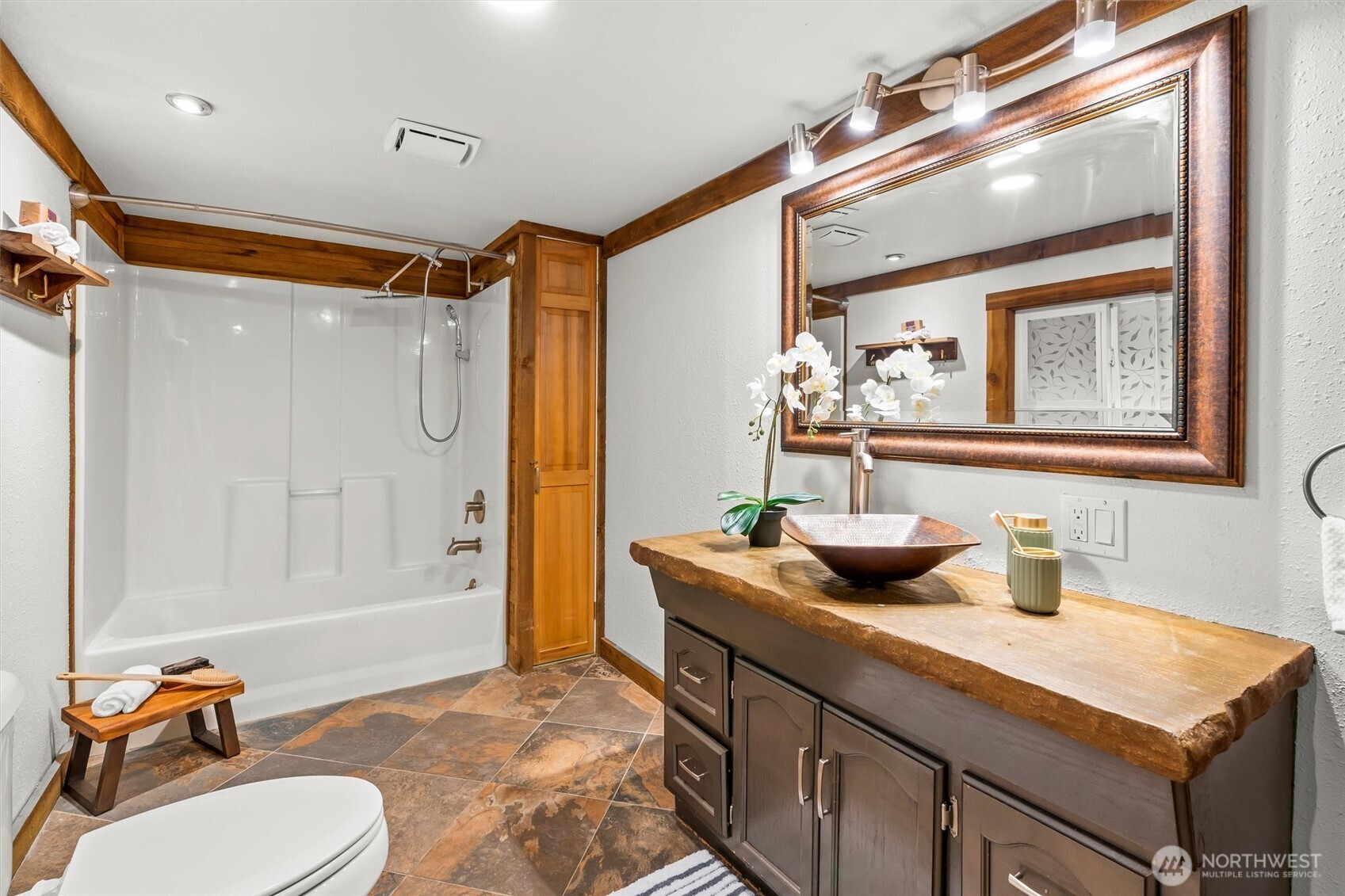 5708 Carnation-Duvall Road Northeast Carnation, WA 98014 - Photo 19 of 38