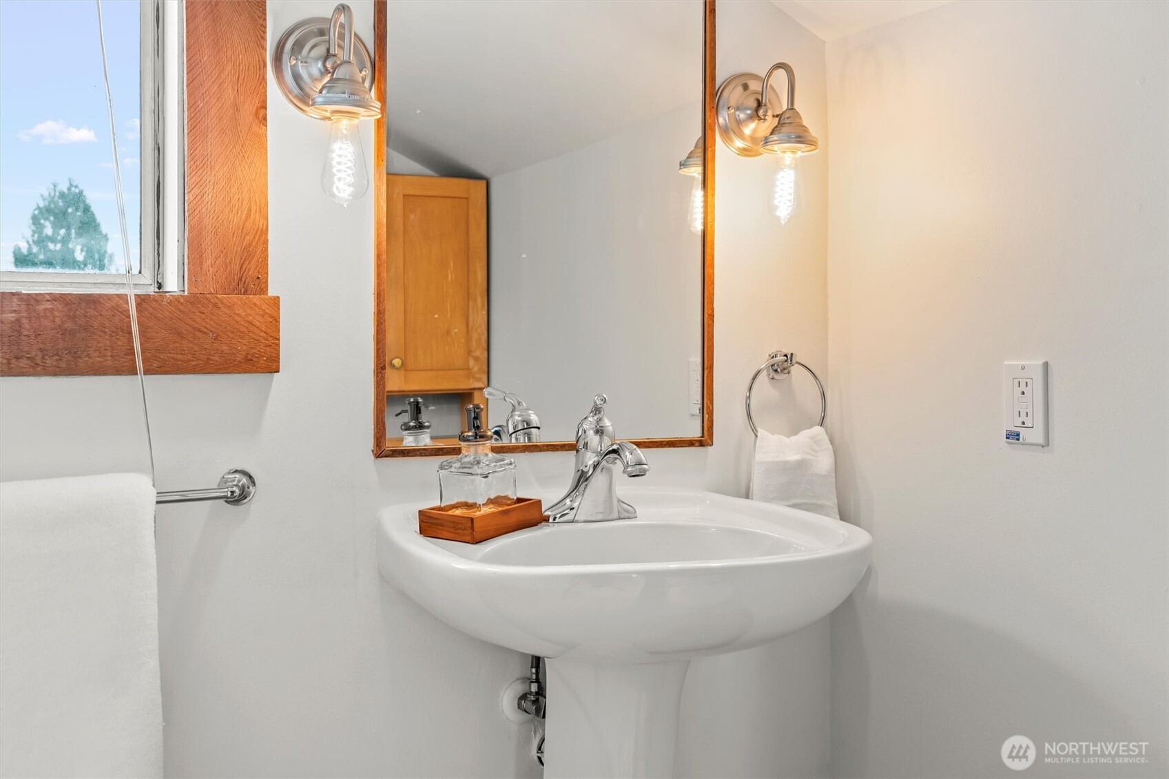 5708 Carnation-Duvall Road Northeast Carnation, WA 98014 - Photo 23 of 38