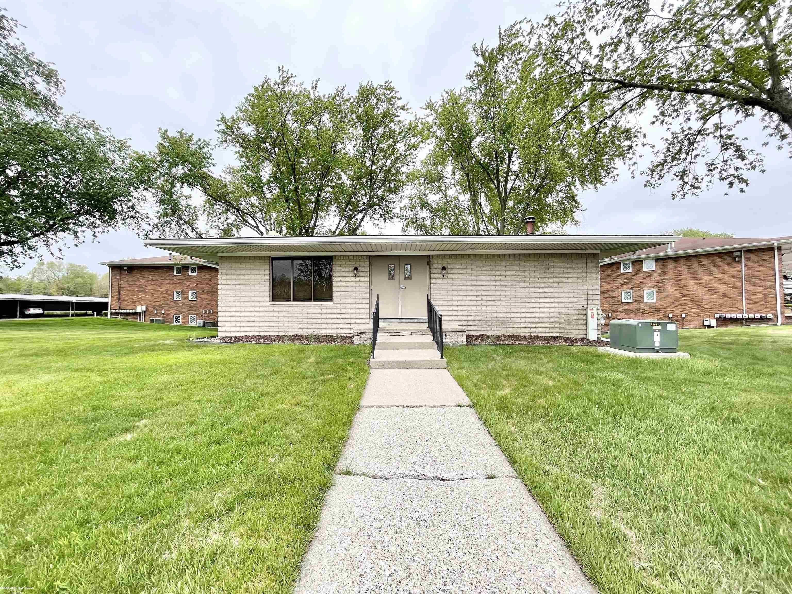 54749 Shelby Road, Unit 65 / 4 Utica, MI 48316 - Photo 23 of 28