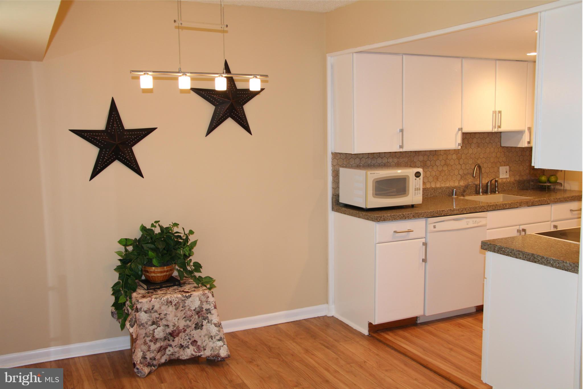 11637 Stoneview Square, Unit 11C Reston, VA 20191 - Photo 7 of 30 Dining Room