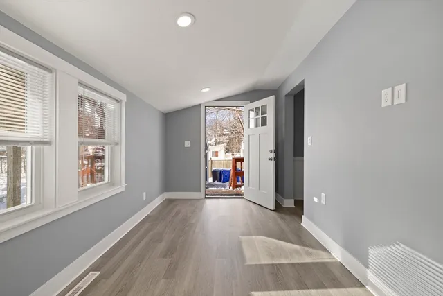 $1,700 | 275 Market Street, Unit B, Rockland, MA 02370