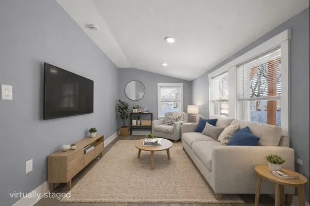 $1,700 | 275 Market Street, Unit B, Rockland, MA 02370